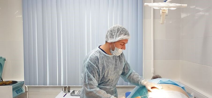 vzorčenje maščobnega tkiva za SVF terapijo osteoartritisa kolenskega sklepa